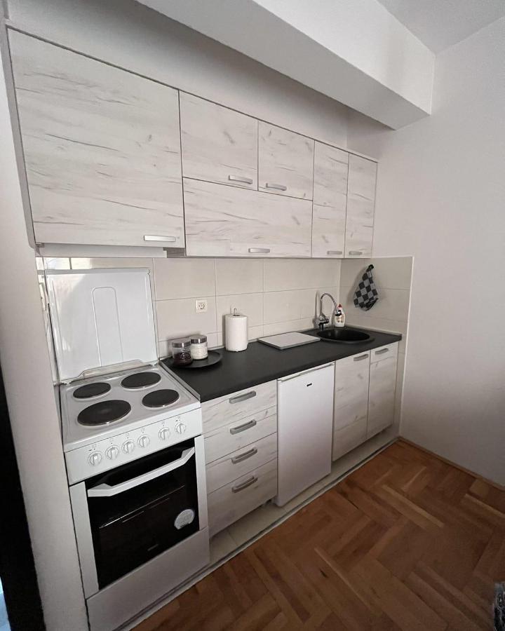 Studio Place 8 Подгорица Екстериор снимка