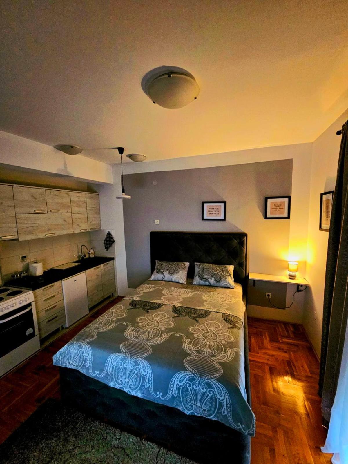Studio Place 8 Подгорица Екстериор снимка