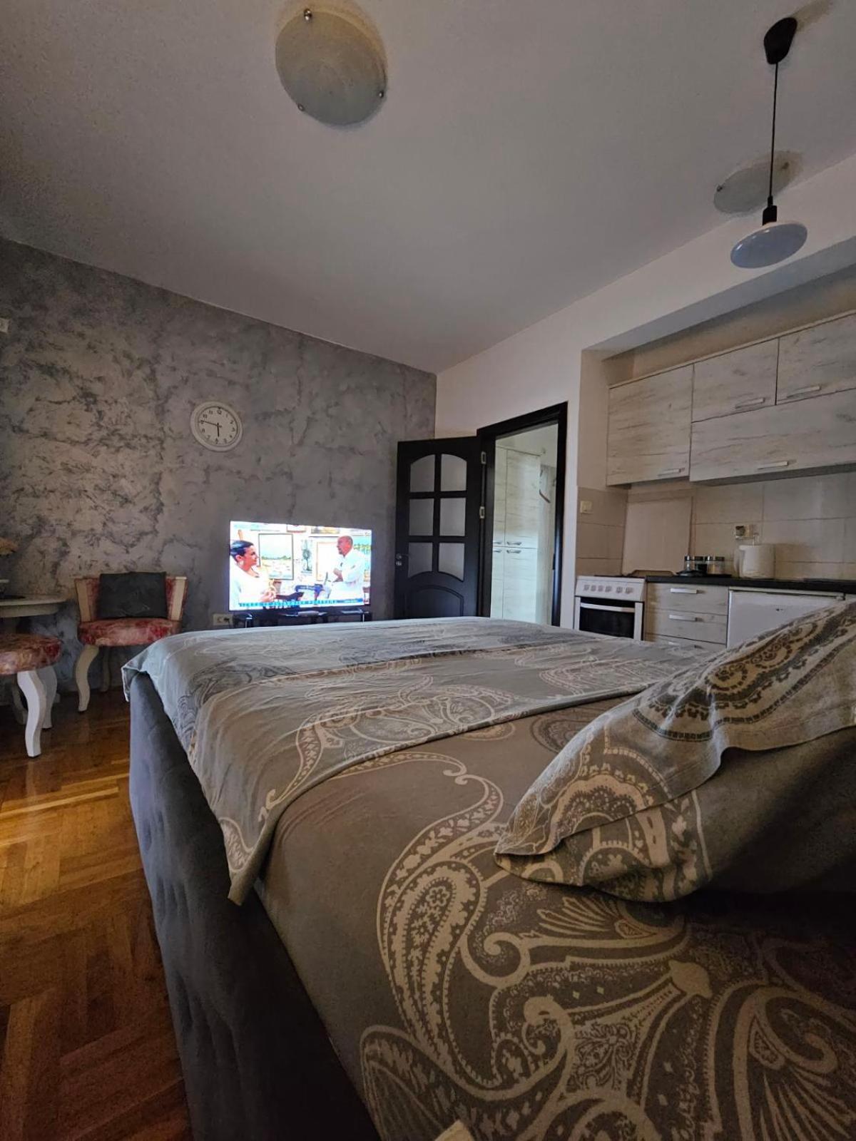 Studio Place 8 Подгорица Екстериор снимка